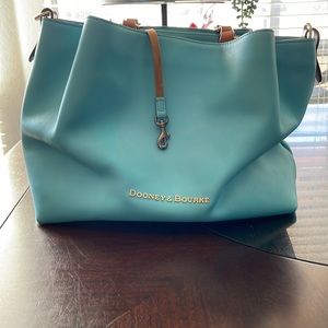 🌈Gorgeous vintage  Dooney & Bourke bag with matching wallet🙌